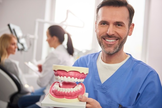 You are currently viewing Full Mouth Dental Implants: What They Are and What to Expect